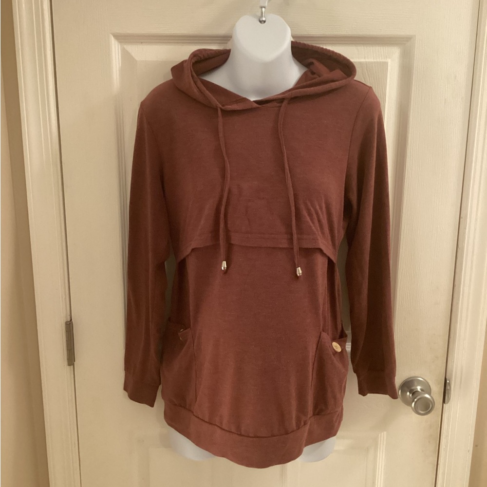 Hooded maroon maternity nursing top | sz M